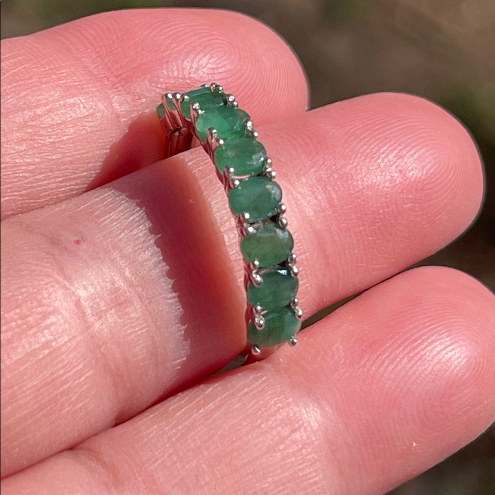 Half Eternity Zambia Natural Emerald Ring in 925 Sterling Silver Size 8 - Picture 12 of 15